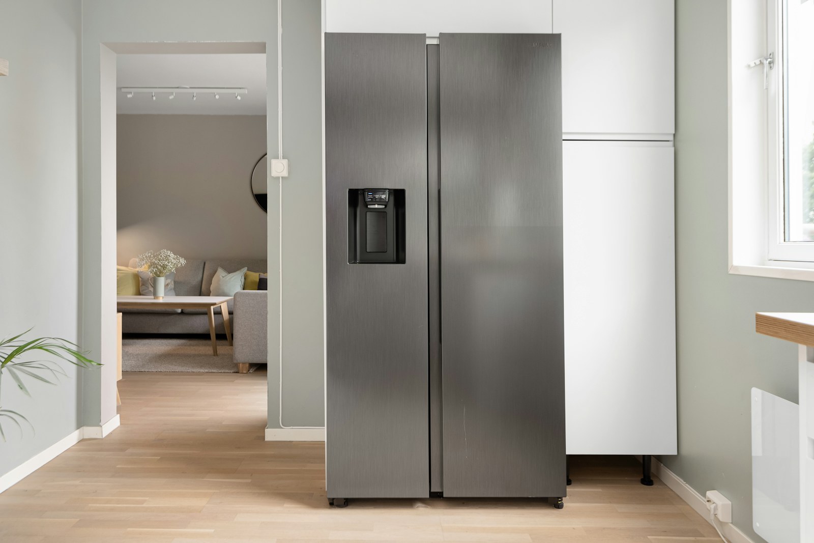 Samsung ice maker not working or freezing into a solid block, so where do you start?